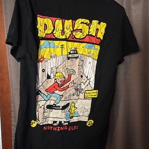 Mens Medium Graphic Tshirt